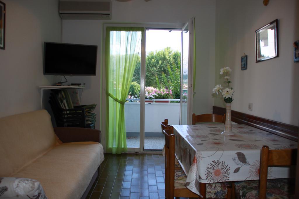 Mediterranean Oasis Apartments Baška Eksteriør bilde